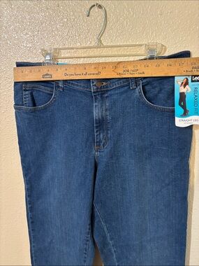 Lee Relaxed Straight Leg Jeans - Indigo Blue